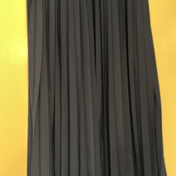 Women’s Navy Blue Skirt - Picture 2 of 3
